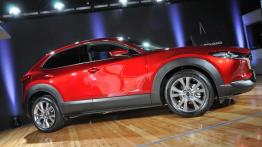 Mazda CX-30 - galeria redakcyjna - prawy bok