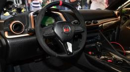 Nissan GT-R50 (2018) - kokpit