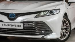Toyota Camry Hybrid (2018) - widok z przodu