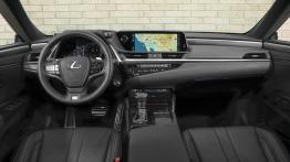 Lexus ES F Sport (2018)