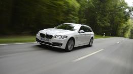 BMW serii 5 F11 520d Touring (2015) - widok z przodu