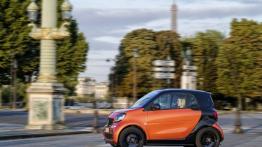 Smart fortwo III (2015) w Paryżu - lewy bok