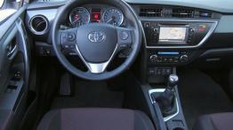 Toyota Auris II Touring Sports - galeria redakcyjna (2) - kokpit