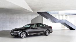 BMW serii 7 G12 750Li xDrive (2016) - lewy bok