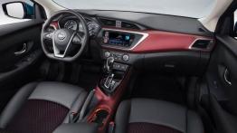 Nissan Lannia (2015) - pełny panel przedni