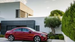 Mercedes CLA 220 CDI (C117) 2012 - prawy bok