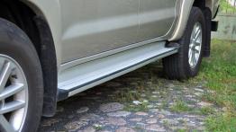 Toyota Hilux VII Podwójna kabina Facelifting 3.0 D-4D 171KM - galeria redakcyjna 2 - lewy próg boczn