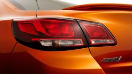 Holden VF Commodore SSV Concept (2013) - lewy tylny reflektor - wyłączony