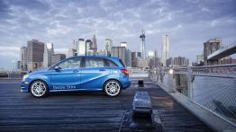 Mercedes klasy B Electric Drive (2014) - lewy bok