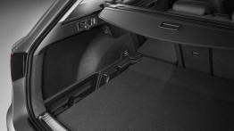Seat Leon III ST (2014) - tylna kanapa złożona, widok z bagażnika