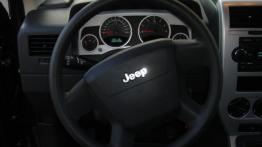 Jeep Patriot - galeria redakcyjna (2) - kierownica