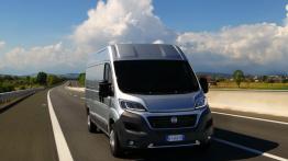 Fiat Ducato III Facelifting Furgon (2014) - widok z przodu