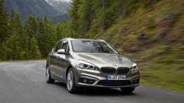 BMW 225i Active Tourer (2014) - widok z przodu