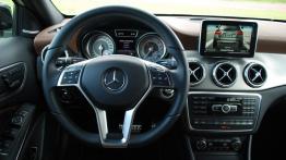 Mercedes GLA 200 CDI 136KM - galeria redakcyjna - kokpit