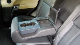 Range Rover Sport II 3.0 SDV6 292KM - galeria redakcyjna - podłokietnik tylny