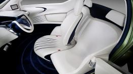 Nissan Pivo 3 Concept - widok ogólny wnętrza z przodu