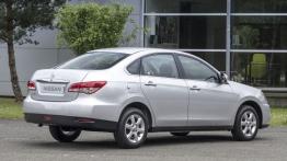 Nissan Almera 2013 - prawy bok