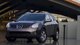 Nissan Rogue - widok z przodu
