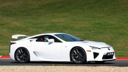 Lexus LFA - prawy bok
