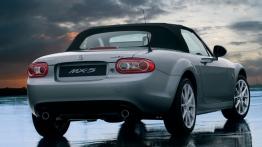 Mazda MX5 Soft Top - widok z tyłu
