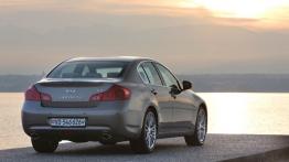 Infiniti G37 Sedan FL - widok z tyłu