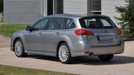 Subaru Legacy Kombi 2010 - widok z tyłu