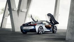 BMW i8 Spyder Concept - widok z tyłu