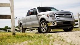 Ford F-150 - model 2013 - prawy bok