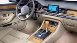 Audi A8 2002 - kokpit