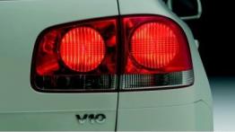 Volkswagen Touareg - prawy tylny reflektor - włączony