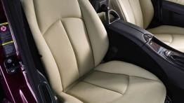 Mercedes Klasa E 2006 - fotel pasażera, widok z przodu