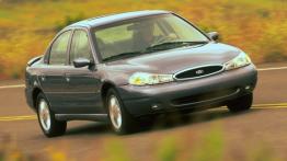 Ford Contour - widok z przodu