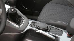 Ford Focus C-Max 2007 - tunel środkowy między fotelami
