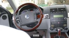 Volkswagen Touareg 4.2 V8 (310 KM) - galeria redakcyjna - kokpit