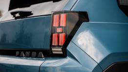 Fiat Grande Panda Hybrid La Prima - prawy tylny reflektor - w³±czony