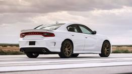Dodge Charger SRT Hellcat (2015) - widok z tyłu