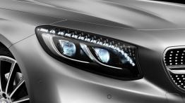 Mercedes klasy S Coupe (2014) - prawy przedni reflektor - włączony