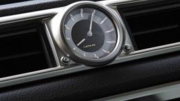 Lexus GS IV 450h F-Sport (2012) - zegarek