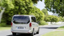 Mercedes klasy V (2014) - widok z tyłu