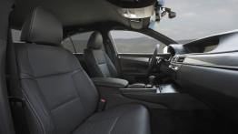 Lexus GS IV 450h F-Sport (2012) - widok ogólny wnętrza z przodu