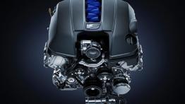 Lexus RC F (2015) - silnik solo