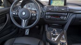 BMW M4 F82 Coupe (2014) - kokpit