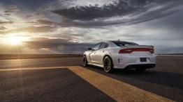 Dodge Charger SRT Hellcat (2015) - widok z tyłu