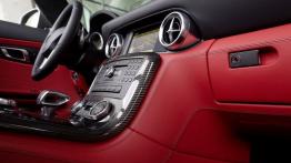 Mercedes SLS AMG Roadster 2012 - deska rozdzielcza