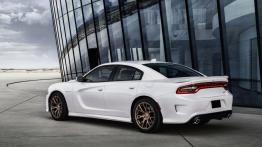 Dodge Charger SRT Hellcat (2015) - widok z tyłu