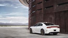 Dodge Charger SRT Hellcat (2015) - widok z tyłu