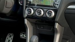 Subaru Forester IV - wersja europejska - konsola środkowa