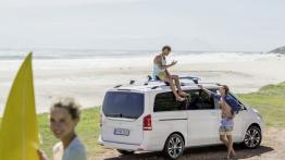 Mercedes klasy V (2014) - widok z tyłu