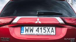 Mitsubishi Outlander 2.0 4WD CVT - galeria redakcyjna - emblemat