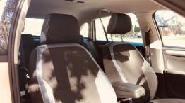 Skoda Rapid Spaceback 1.0 TSI 95 KM - galeria redakcyjna - fotel pasa?era, widok z przodu